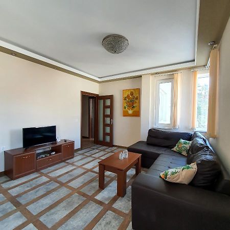 High Esteta Grand Appartamento Burgas Esterno foto